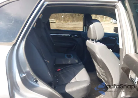 2013 Kia Sorento Lx z USA, uszkodzony, nr VIN 5XYKT3A63DG322670